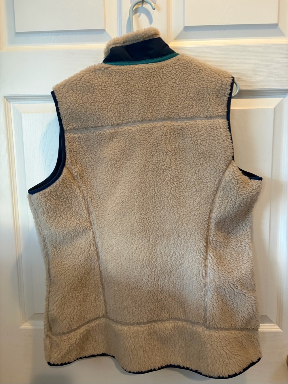 Patagonia Retro-X Sherpa Fleece Vest with Navy Trim - Picture 4 of 4